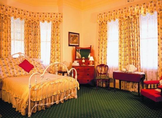 Ormiston House Bed & Breakfast Strahan Oda fotoğraf